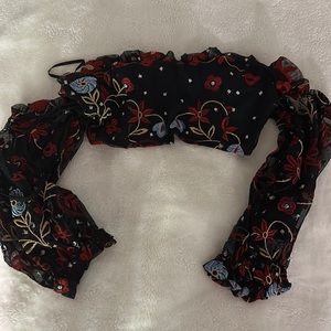 BANDEAU CROP WITH LACED BACK